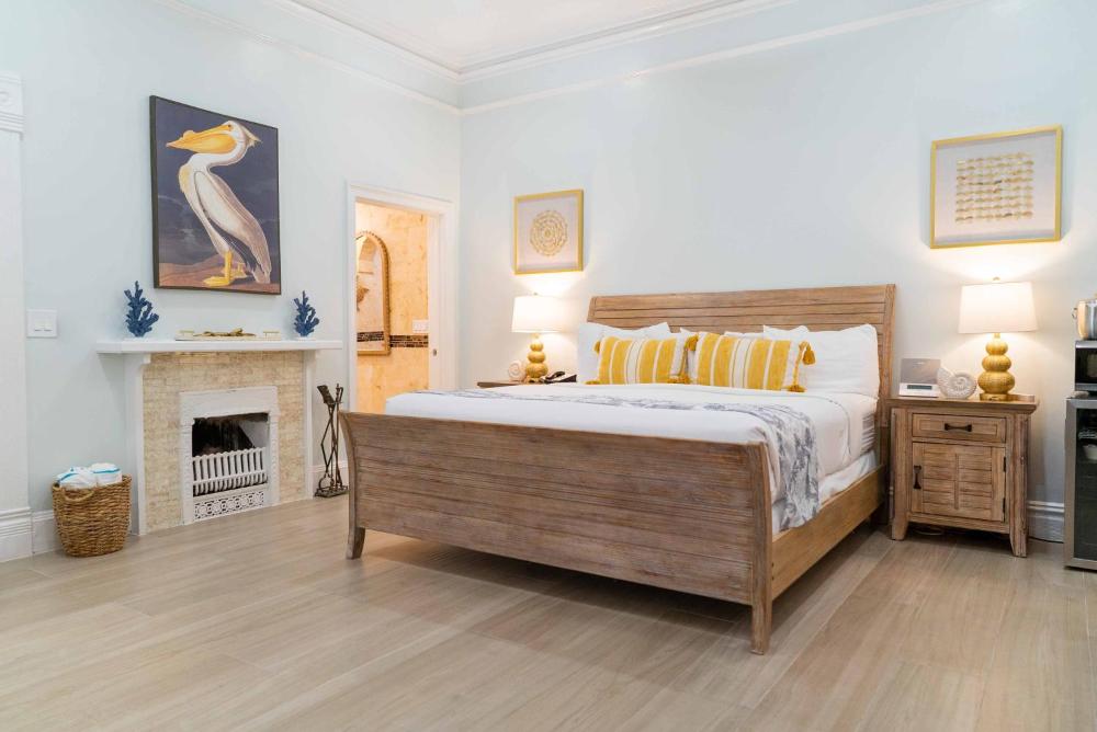 Deluxe King Room interior